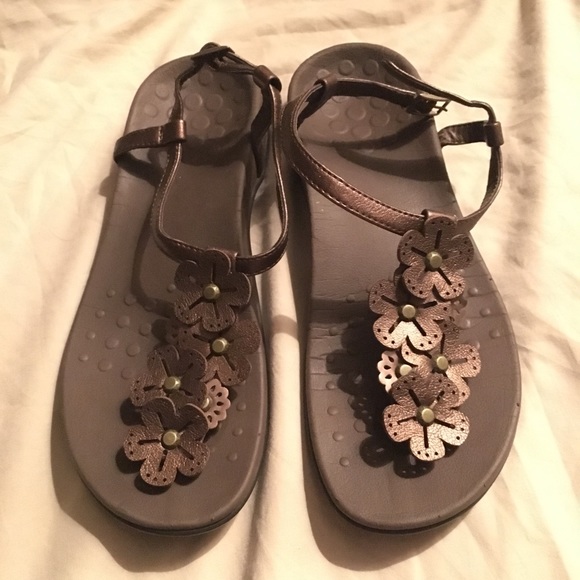 Vionic Shoes - Vionic women’s supportive strap sandals